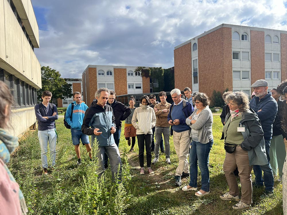 Visite guidée à l'école nationale de météorologie.
